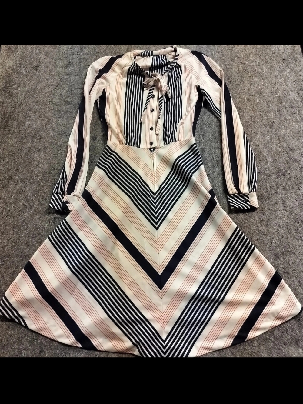 Wendy ONE Vintage Long-Sleeve Dress Red White and Blue Striped Poly 1960-70s